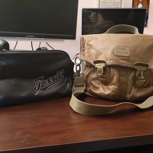 Purses messanger bag is approximately 15x11